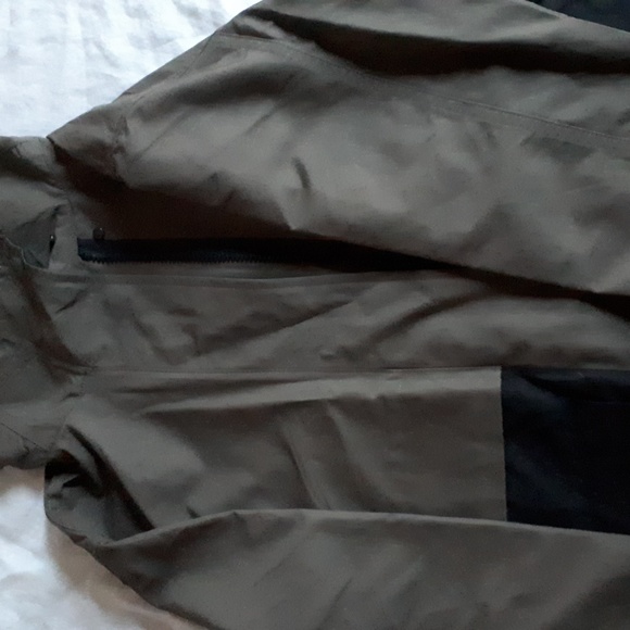 Everlane The ReNew Anorak - Picture 5 of 9